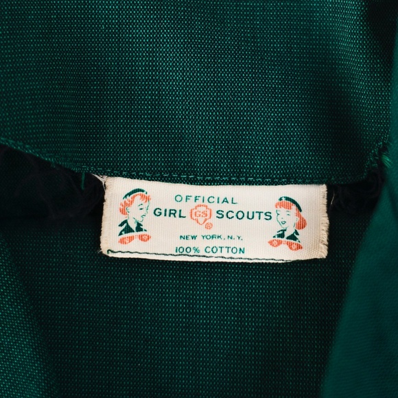 Official Girl Scouts Uniform - Picture 2 of 4